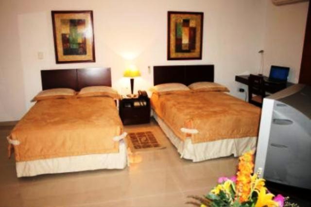 Hotel Cuarta Avenida Кали Экстерьер фото